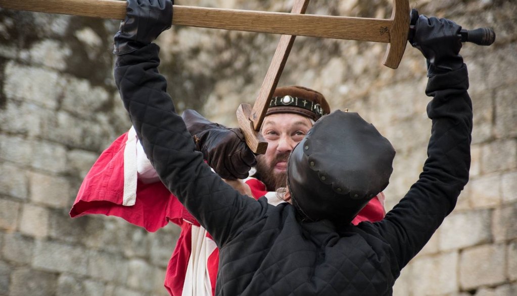 Feira Medieval de Belmonte regressa com recinto fechado e concerto dos The Gift