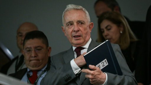 Tribunal Superior de Bogotá absuelve al expresidente Álvaro Uribe Vélez