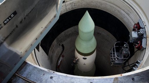 Trump ordena reanudar pruebas de armas nucleares y genera alerta mundial