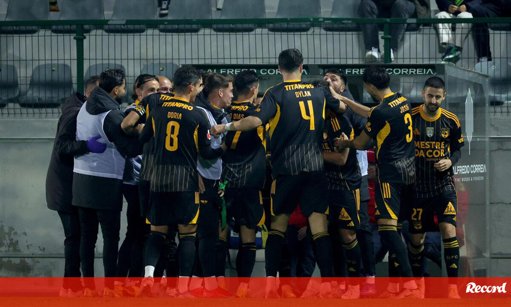 Crise no Paços de Ferreira agrava-se com goleada sofrida em casa