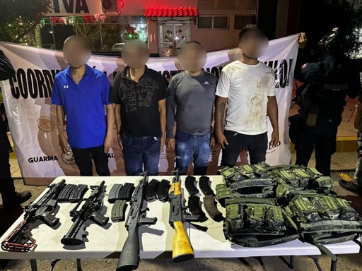 Capturan a célula delictiva con arsenal y equipo táctico en Culiacán