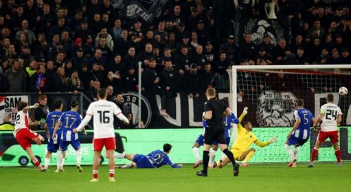 FC Porto empata nos Países Baixos e cede terreno na Liga Europa