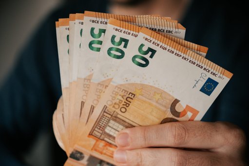 Novas tabelas de retenção na fonte aliviam IRS de trabalhadores e pensionistas em 2025