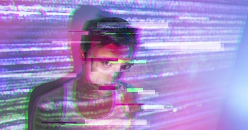 Europa Reforça Combate aos 'Deepfakes' com Novas Obrigações Legais