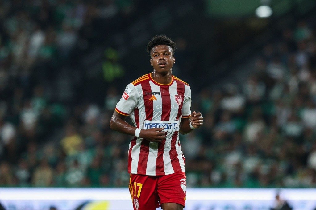 Sparta de Praga garante presença na fase de liga da Champions 2025/26