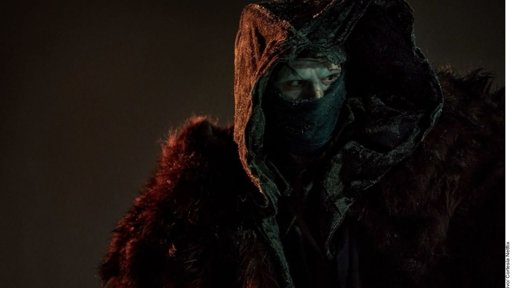 ‘Frankenstein’ de Guillermo del Toro es aclamada por su enfoque compasivo y maestría técnica