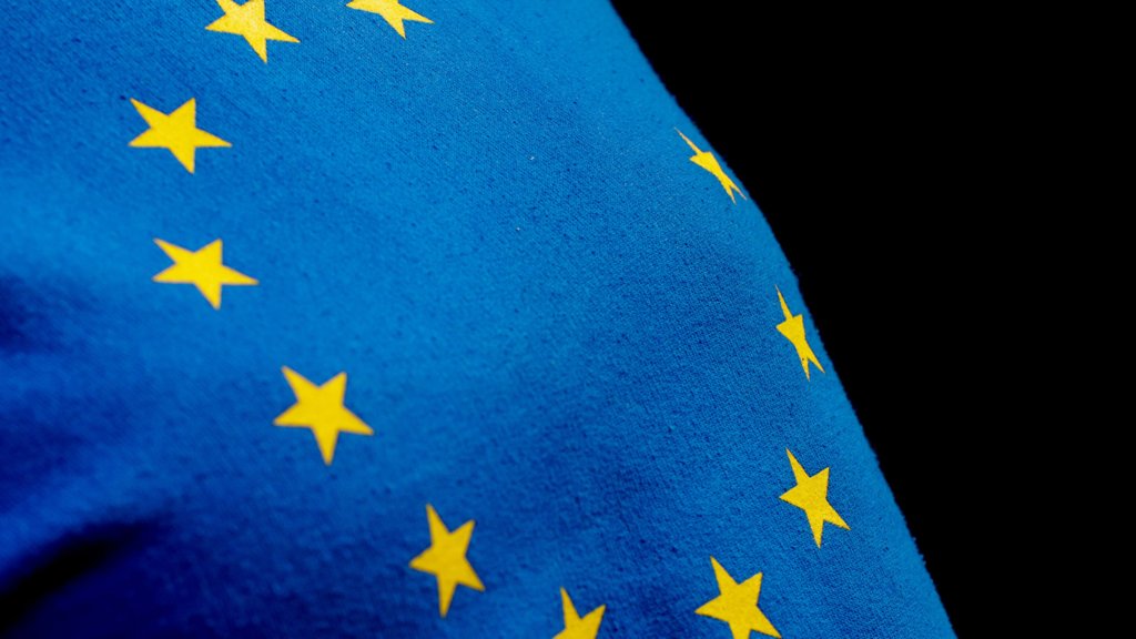 Acordo comercial EUA-UE entra em vigor com foco na substituição do gás russo