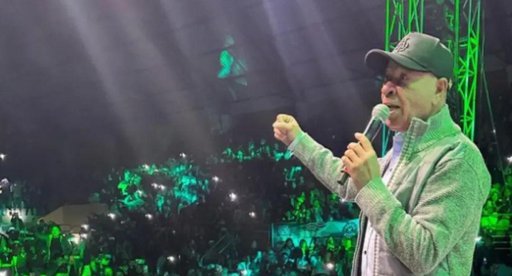 “Pásenla por inocentes”: La broma de Luis Alberto Posada que paralizó su concierto en Cali