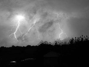 Un "superbolt" d'une puissance exceptionnelle frappe l'agglomération toulousaine