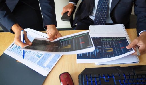 El oro alcanza nuevos máximos históricos en medio de la cautela del mercado