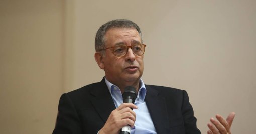 António José Seguro assume candidatura presidencial como "árbitro" e "independente"