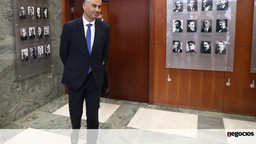 Governo Propõe Bolsa Extra de 1.045 Euros para Alunos Carenciados no Ensino Superior