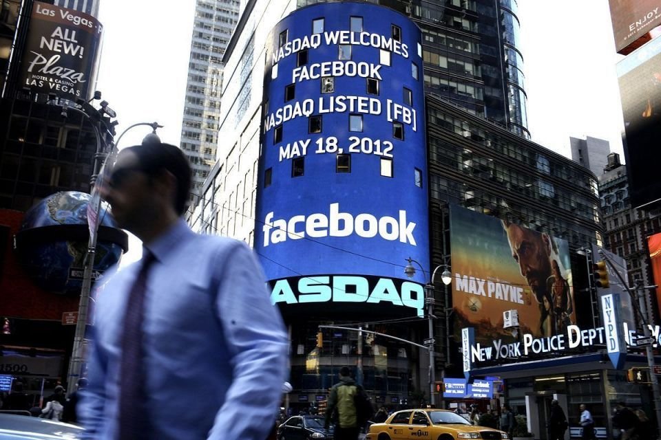 Ações da Apple disparam após anúncio de investimento de 100 mil milhões de dólares nos EUA