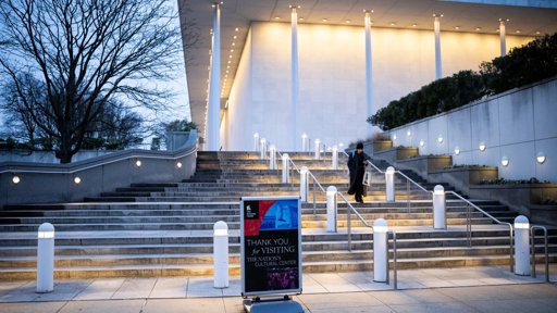 Avanço da Agenda 'Anti-Woke': Trump Intervém na Cultura e na Discriminação Positiva