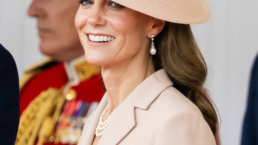 Kate Middleton Interrompe Férias para Apoiar Seleção Inglesa de Râguebi