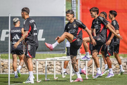 Surto de virose no Benfica gera incerteza antes do Clássico