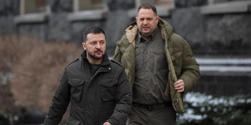 Guerre en Ukraine : démission à Kiev et conditions de paix posées par Moscou