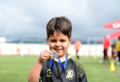 Comunidade de Sever do Vouga Mobiliza-se para Ajudar Menino de Seis Anos com Leucemia