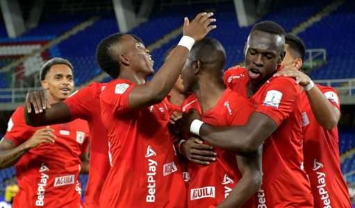 Éder Álvarez Balanta considera el retiro del fútbol por lesiones recurrentes