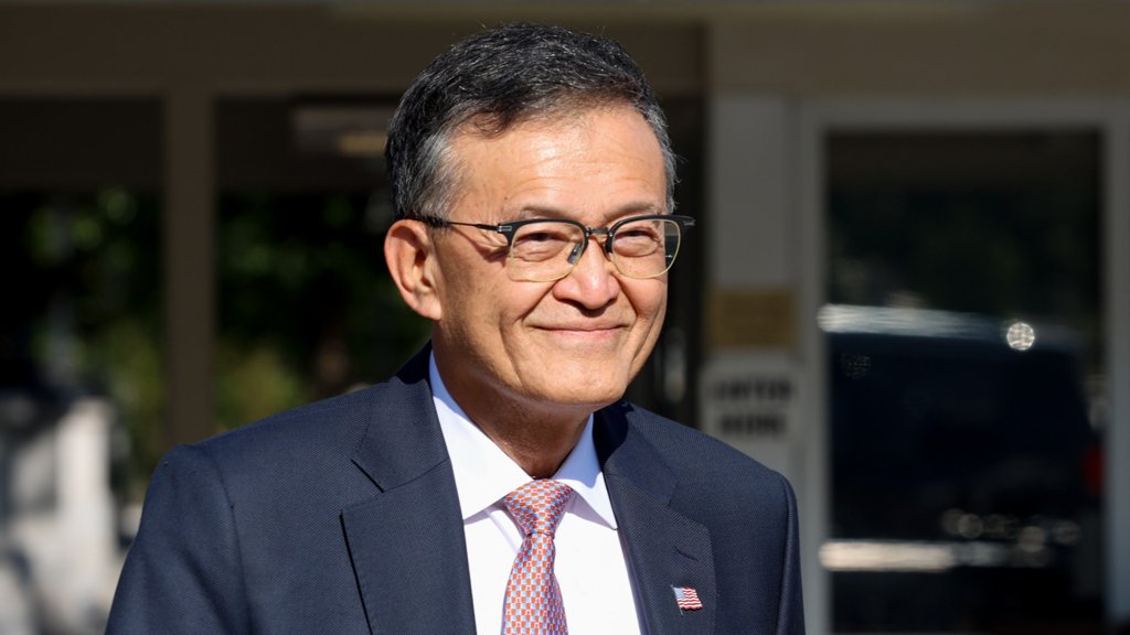 Trump elogia CEO da Intel dias após exigir a sua demissão