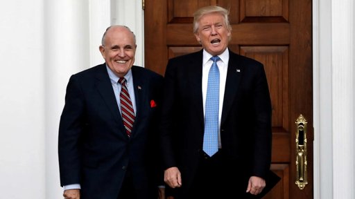 Trump Concede Perdão a Giuliani e Outros Aliados Envolvidos na Tentativa de Reverter a Eleição de 2020