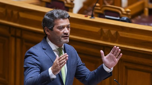 Governo alerta que margem orçamental é "exígua" e regresso aos défices é um risco real