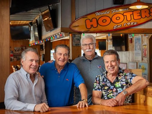 Hooters of America en bancarrota es adquirida por grupo liderado por sus fundadores