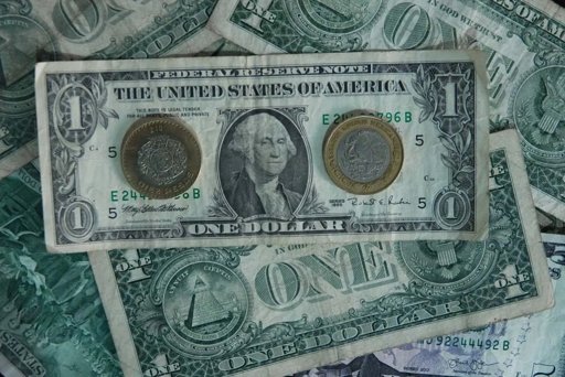 Tensiones Comerciales entre EE.

UU. y China Generan Volatilidad en el Peso Mexicano