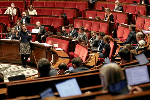 La menace du gouvernement de recourir aux ordonnances pour le budget