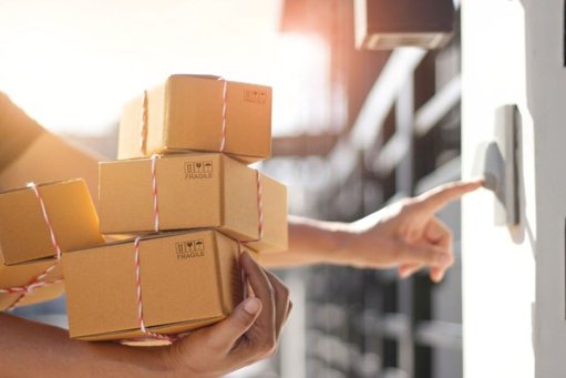 União Europeia impõe taxa de 3 euros em encomendas online de baixo valor