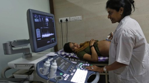 Cientistas criam óvulos artificiais a partir de células da pele e fertilizam-nos com sucesso