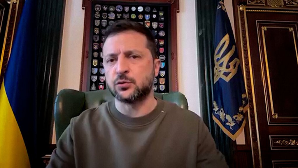 Zelensky reafirma recusa de cedências territoriais e exige lugar nas negociações