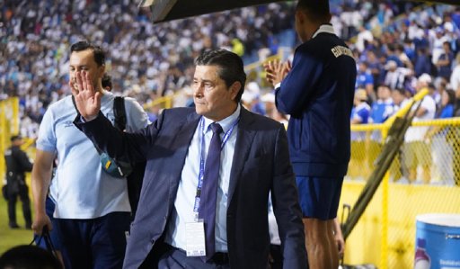 Técnicos mexicanos Tena y Herrera, en aprietos en eliminatorias de Concacaf