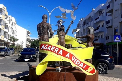 São Brás de Alportel ilumina-se de amarelo pela prevenção do suicídio