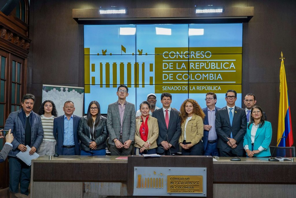 Gobierno de Colombia radica proyecto de ley unificado para regular la inteligencia artificial