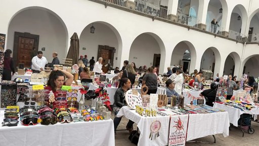 Comercio Local Navideño Muestra Dinamismo Económico y Social