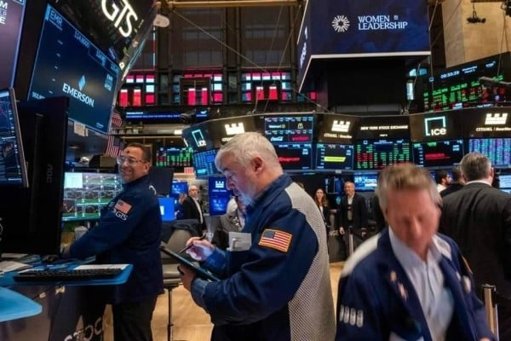 Wall Street Termina la Semana con Pérdidas Pese a un Repunte el Viernes