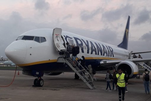 Ryanair Anuncia Cancelamento de Voos para os Açores Devido a Aumento de Taxas