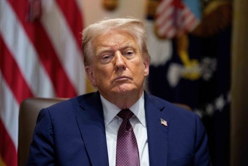 Donald Trump insulte une journaliste de "petite cochonne" et attise la controverse Epstein