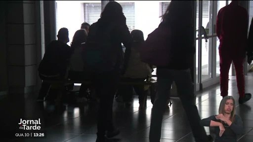 Falta de professores agravada pelos custos da habitação, admite Ministro da Educação