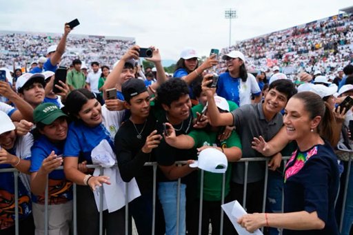 Gira de Sheinbaum por el país: entre informes de logros y protestas magisteriales