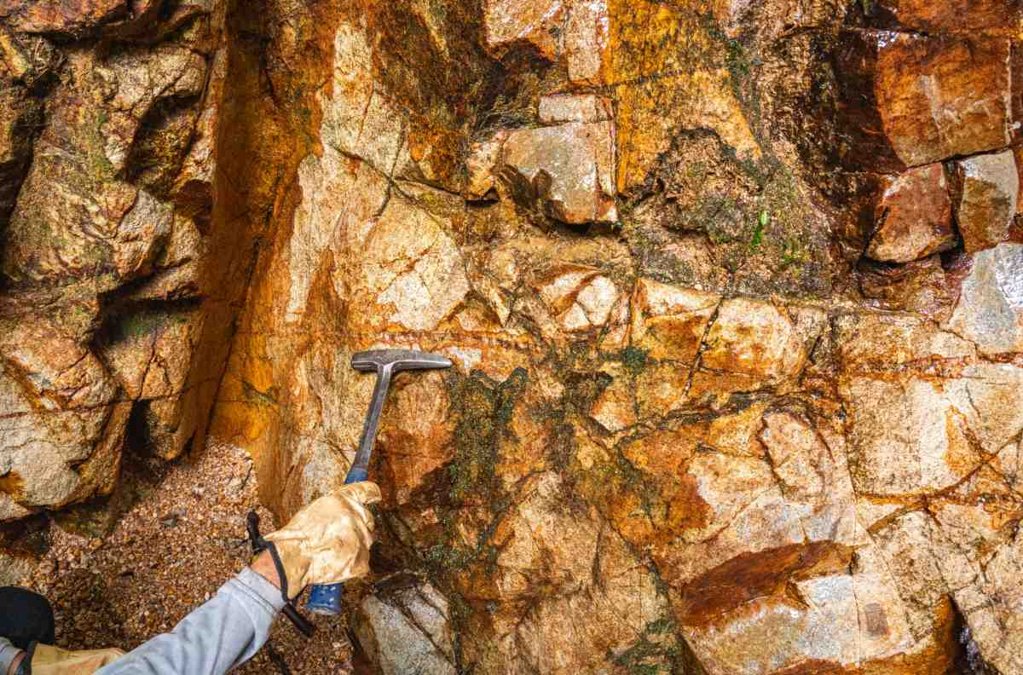 Las acciones de Collective Mining se recuperan tras desmentir irregularidades en sus operaciones en Colombia