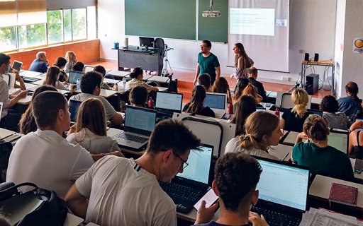 Falta de Professores Marca Início do Ano Letivo