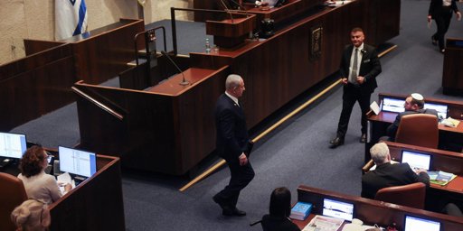 Cessez-le-feu à Gaza : Emmanuel Macron reçoit Mahmoud Abbas sur fond de tensions persistantes