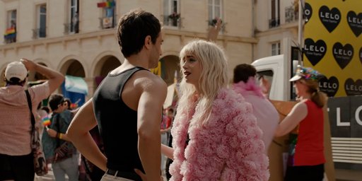 Quinta temporada de 'Emily in Paris' gera debate sobre moda, luxo e 'product placement'